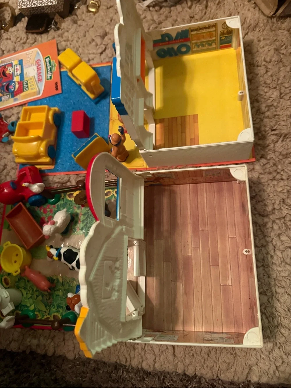 1994 Sesame Street Play Sets Garage & Farm Elmo & Bert & Ernie VINTAGE TOY
